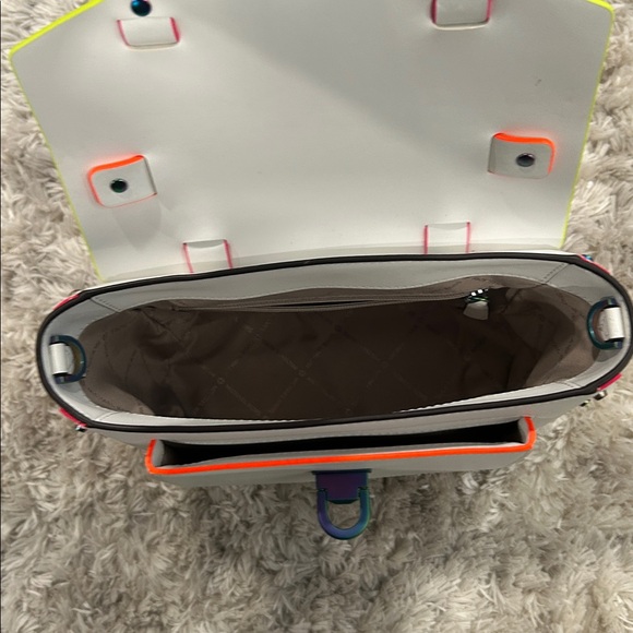 Michael Kors Designer Women's Bag - Picture 5 of 5